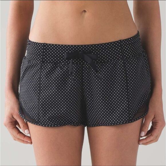 Lululemon Reflective Polka Dot Silver Black Shine Bright 2.5" Hotty Hot Short 4 - Picture 1 of 13